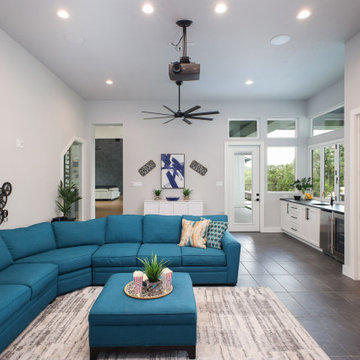 Modern: 4,950 ft², 4 BR/4 BA/2 ST home