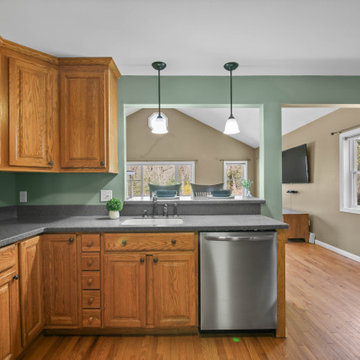 877 Chestnut Hill Road, Glastonbury, CT 06073