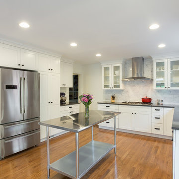 Natural and Inviting Kitchen