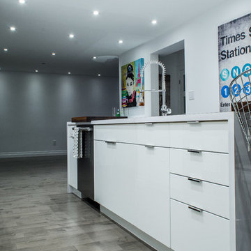 A kitchen that sparkles! Feels like Hollywood.