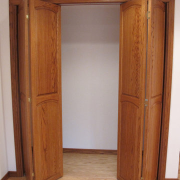 Berryville DH Couch Sewing Room Closet Doors