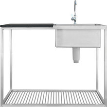 outdoor kitchen