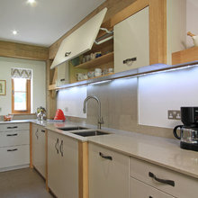 kitchen 6" w/ full cooktop