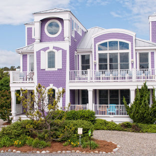 Idéer för maritima lila trähus, med två våningar