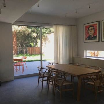 Contemporary Peninsula Residence