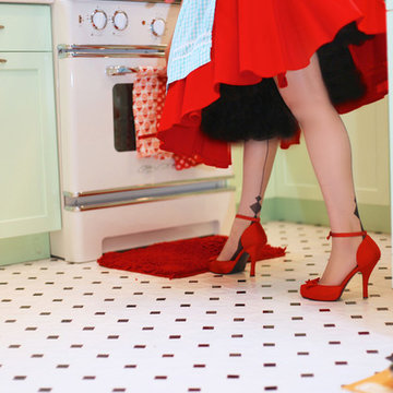 Retro Kitchen Remodel: Photoshoot With Model