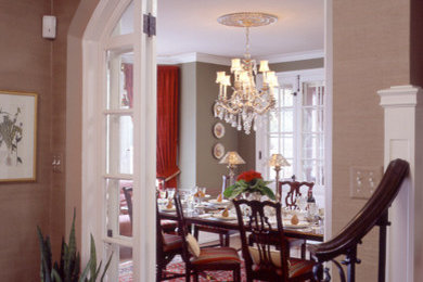 Inspiration for a timeless dining room remodel in Orlando