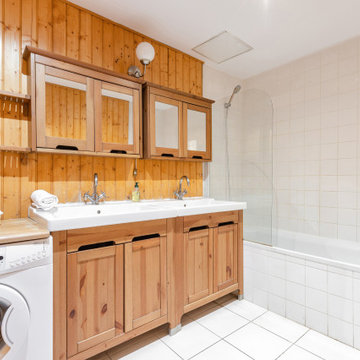 This Parisian bathroom is worth the trip alone