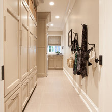 Closet/Walkway/Entrance