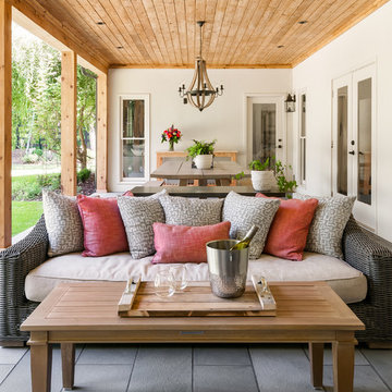 Modern Outdoor Living Space