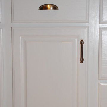 Making an oak kitchen white- Our updated kitchen