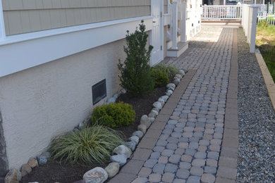 Inspiration for a coastal landscaping in Philadelphia.