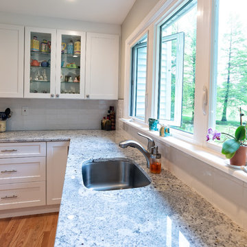 White Shaker Fabuwood Galaxy Kitchen