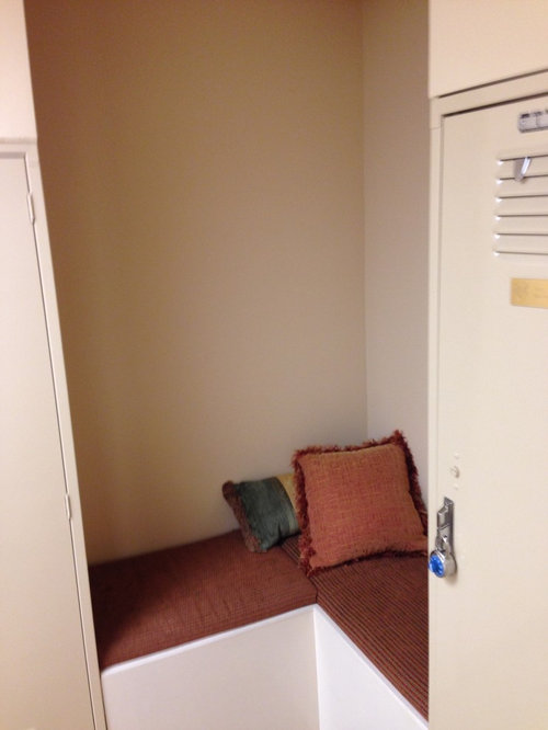 Help !!!!! . Need help on ladies golf locker room.redo