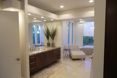 Bathroom - contemporary bathroom idea in Other