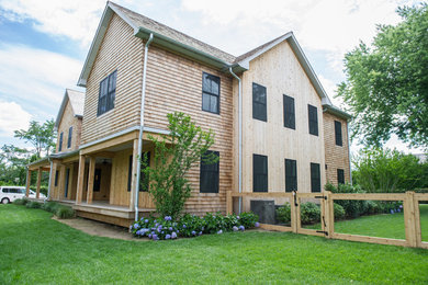 Inspiration for a craftsman exterior home remodel in New York