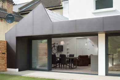 This is an example of a modern house exterior in London.