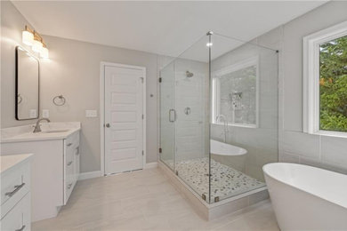 Bathroom - bathroom idea in Atlanta