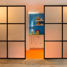 MODERNIST SCREEN