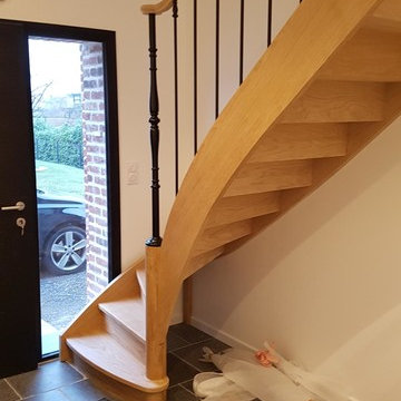 ESCALIER CHENE HUILE, LIMON CINTRE, GARDE CORPS FER FORGE avec POTEAU FONTE