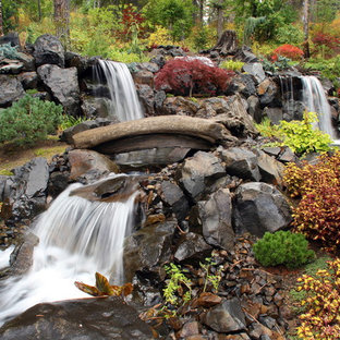 Stilmix Garten mit Wasserfall in Seattle