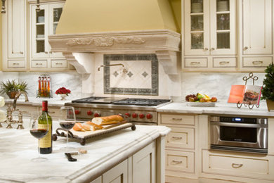Kitchen - kitchen idea in Denver