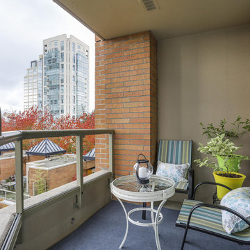 Pacific Street staging
