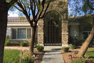 Exterior home idea in Las Vegas