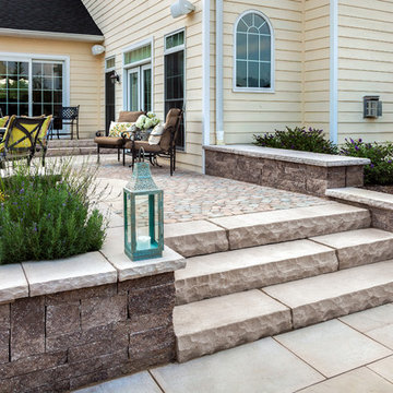 Traditional Style Wall & Steps