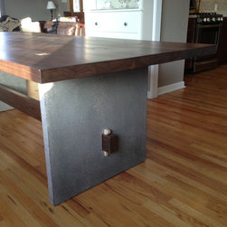 Harder Kitchen Table - Products