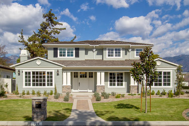 Example of an exterior home design in Los Angeles