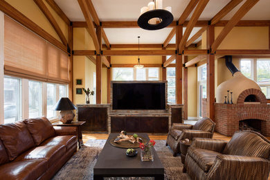 Inspiration for a timeless family room remodel in Chicago