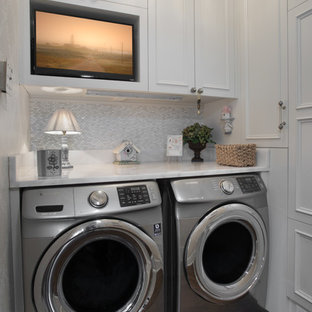 アトランタのヴィクトリアン調のおしゃれなランドリールームの写真