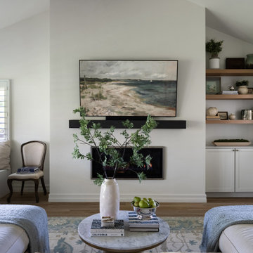 Lakefront Living Room - San Marcos