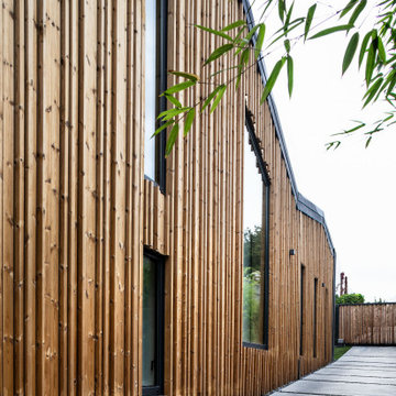 RESIDENCIA AL BORDE DEL MAR - SAIANS