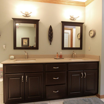 Masterbath Shower and Vanity Quartz Countertop