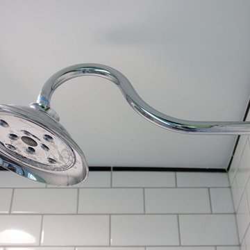 Farmhouse Pingree Grove Bath