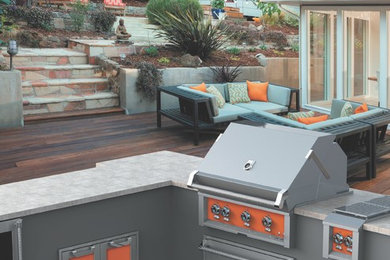 Trendy patio photo in Los Angeles