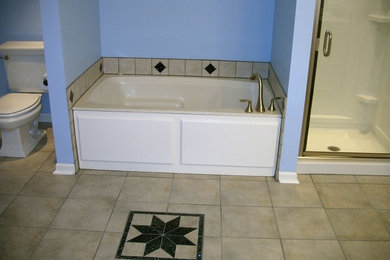 Example of a classic bathroom design in Kansas City