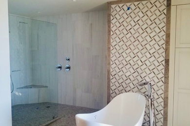 Bathroom - bathroom idea in Miami
