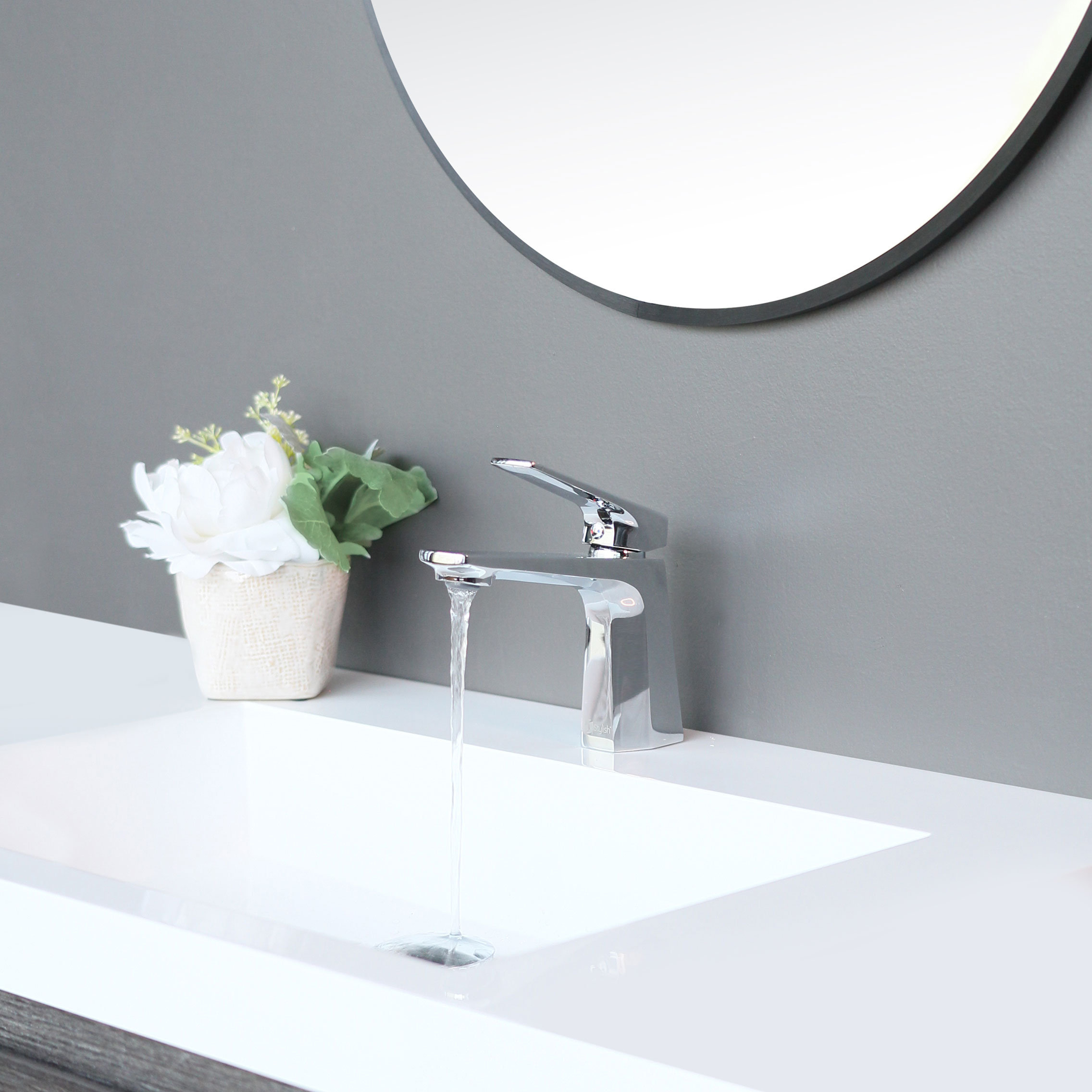 STYLISH Single Handle Bathroom Faucet - Polished Chrome