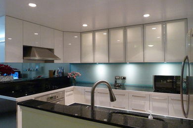 Example of a trendy kitchen design in Hawaii
