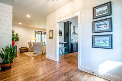 Transitional hallway photo in Atlanta