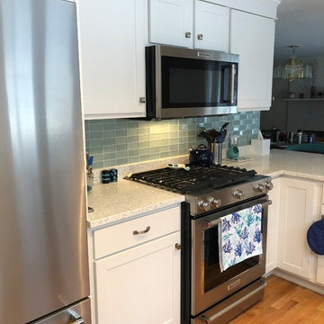 Element 1 1/4" polished Curava Recycled Glass Surfaces