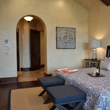 Tuscan Towne Lake Showcase
