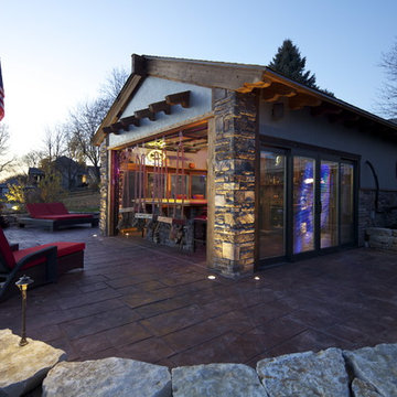 Lakeside Boathouse Bar