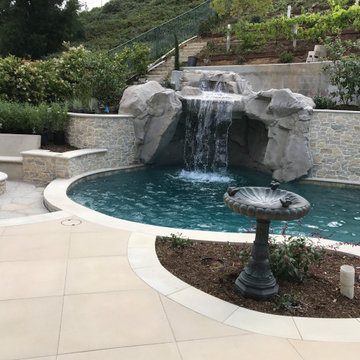 Van Dueck, a pool built into a beautiful slope