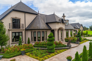 Inspiration for an exterior home remodel in Toronto