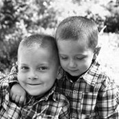 Brandon Mandy Brown's photo