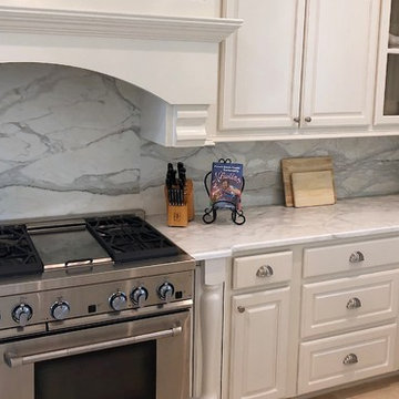 Calacatta Gold Kitchen with Backsplash